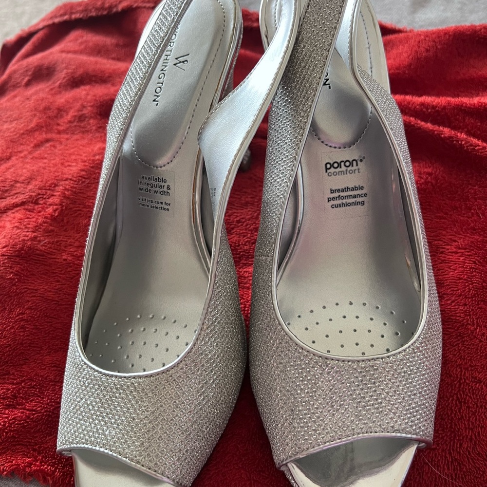 Worthington silver heels Dayne 9m brand new